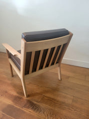 Hans_Wegner_Armchair_by_Getama_Model_265_in_Oak_and_Leather