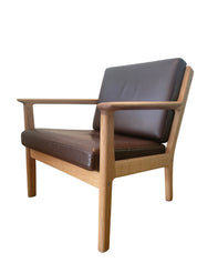 Hans_Wegner_Armchair_by_Getama_Model_265_in_Oak_and_Leather