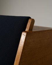 Hans_Wegner_GE258_Sofa_Bed_in_Oak_for_Getama,_Denmark,_1950s