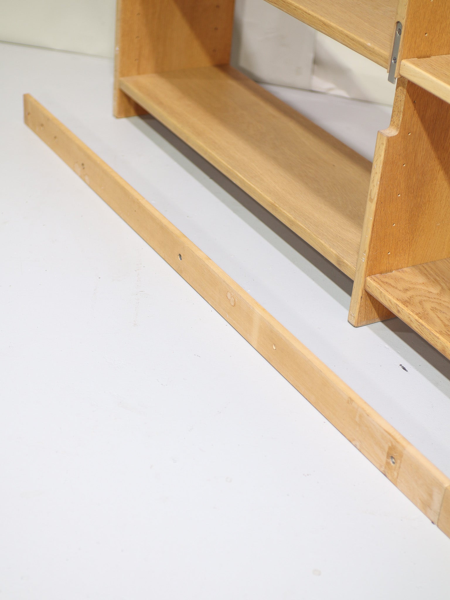 Hans_Wegner_oak_wall_unit_shelves_Danish_vintage