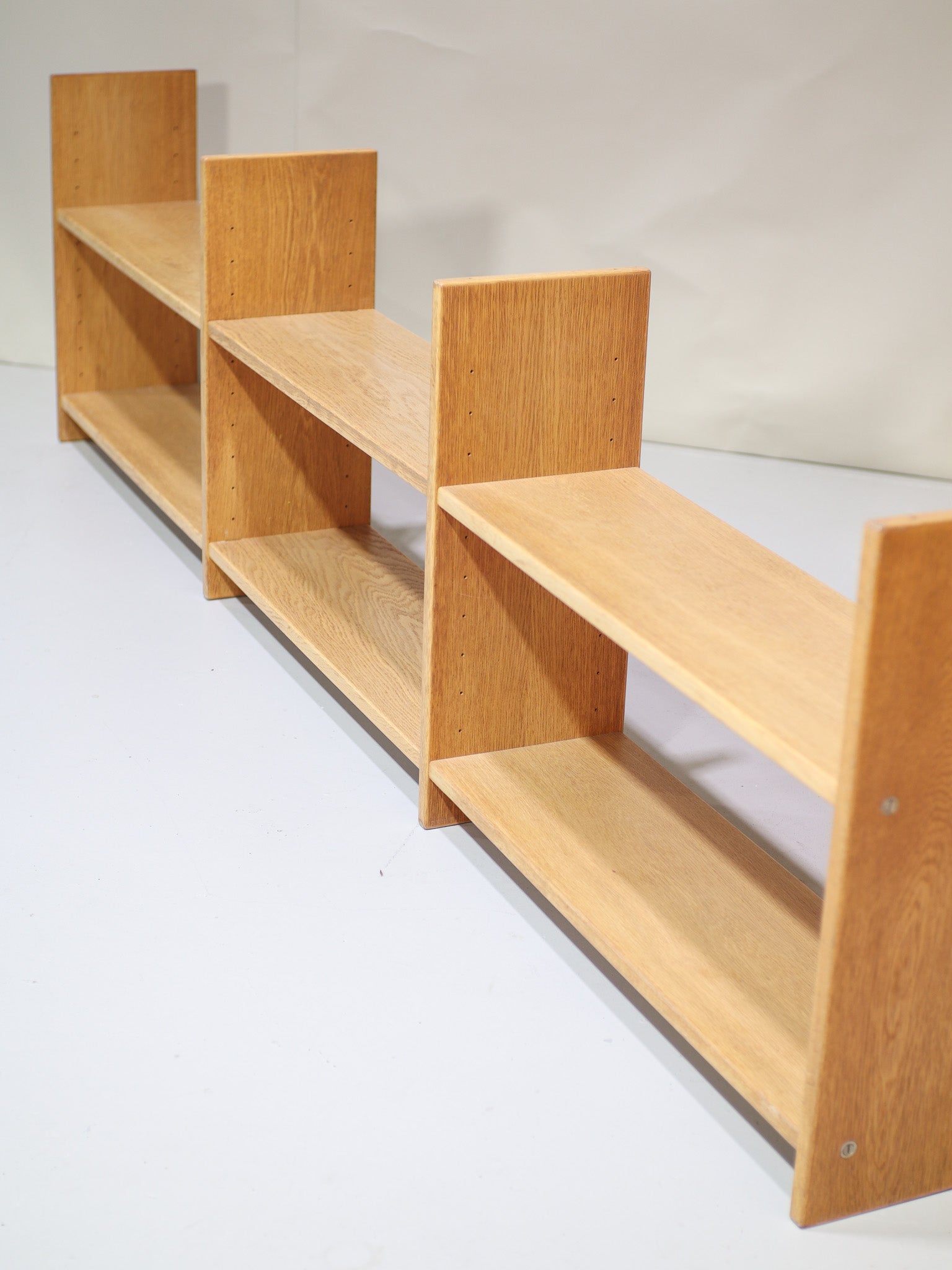 Hans_Wegner_oak_wall_unit_shelves_Danish_vintage