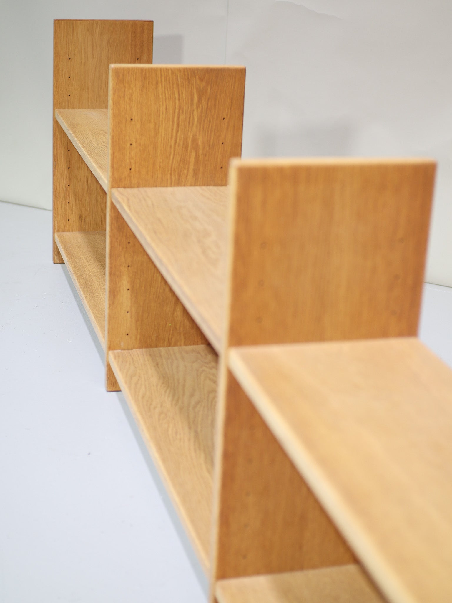 Hans_Wegner_oak_wall_unit_shelves_Danish_vintage