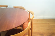 Set_of_Heart_dining_table_and_6_chairs_by_Hans_Wegner_for_Fritz_Hansen,_1952