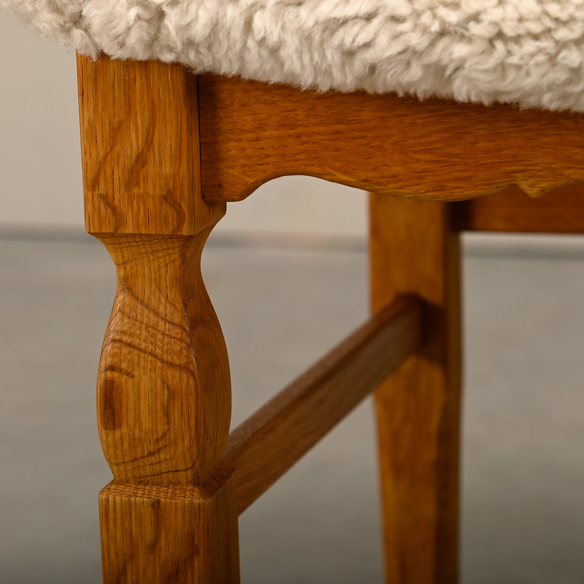 Set_of_6_Brutalist_Oak_Dining_Chairs_by_Henning_Kjærnulf_for_EG_Kvalitetsmøbel,_Danish_Mid_Century_Modern