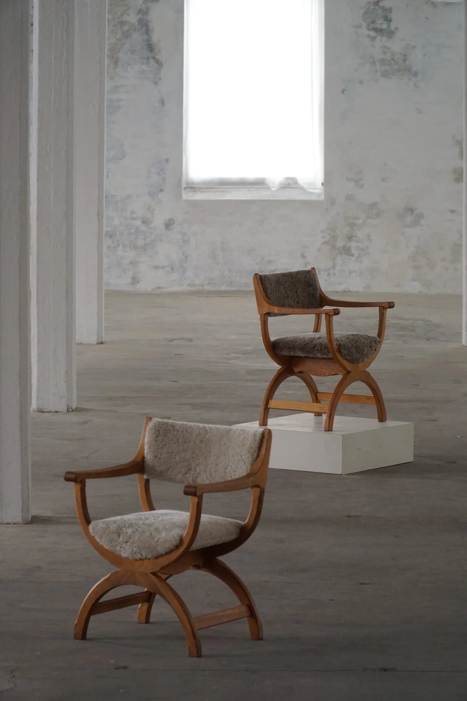 Henning_Kjærnulf_‘Kurul’_Armchair_in_Oak_and_Lambswool,_Danish_Modern_Design