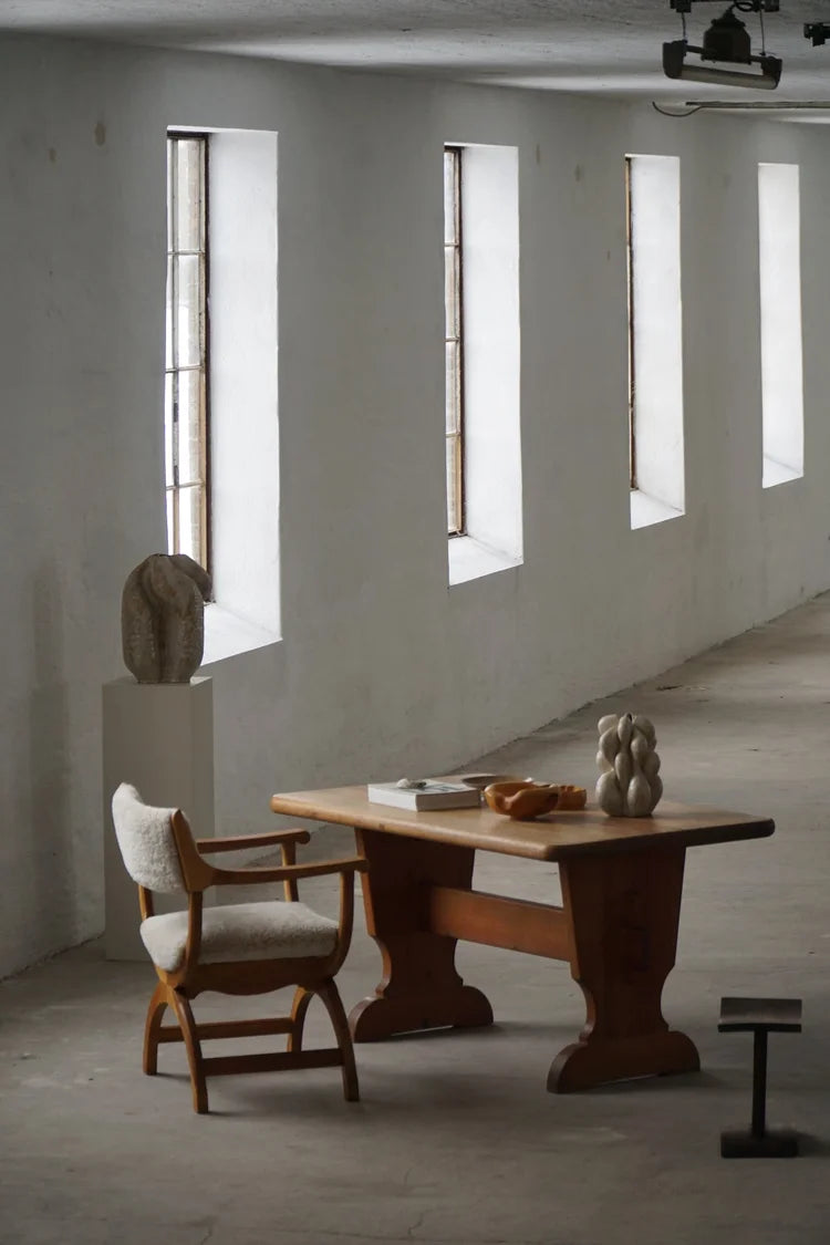 Henning_Kjærnulf_‘Kurul’_Armchair_in_Oak_and_Lambswool,_Danish_Modern_Design