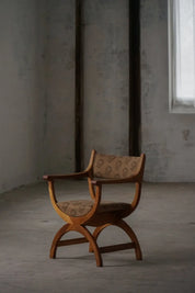 Henning_Kjærnulf_‘Kurul’_Armchair_in_Oak_with_Lisa_Larson_Textile