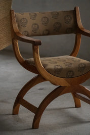 Henning_Kjærnulf_‘Kurul’_Armchair_in_Oak_with_Lisa_Larson_Textile