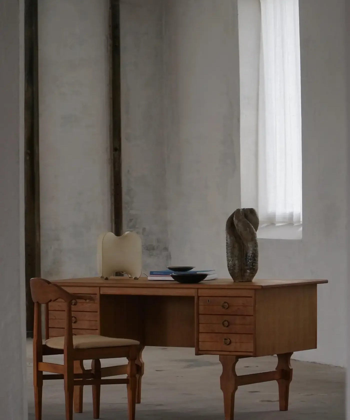 Henning_Kjærnulf_Oak_Writing_Desk,_Denmark_1960s