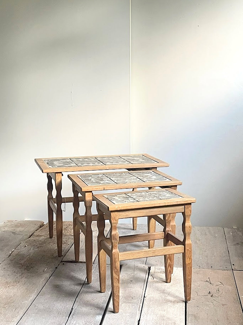 Set_of_3_Henning_Kjærnulf_Nesting_Tables_for_EG_Kvalitetsmøbel_in_Solid_Oak_and_Ceramic_Tile,_Denmark,_1960s