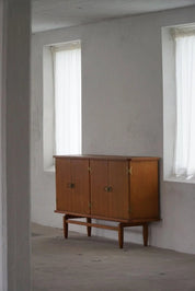 Henning_Kjærnulf,_Sideboard_in_Oak_&_Brass,_Danish_Mid_Century_Modern,_1960s