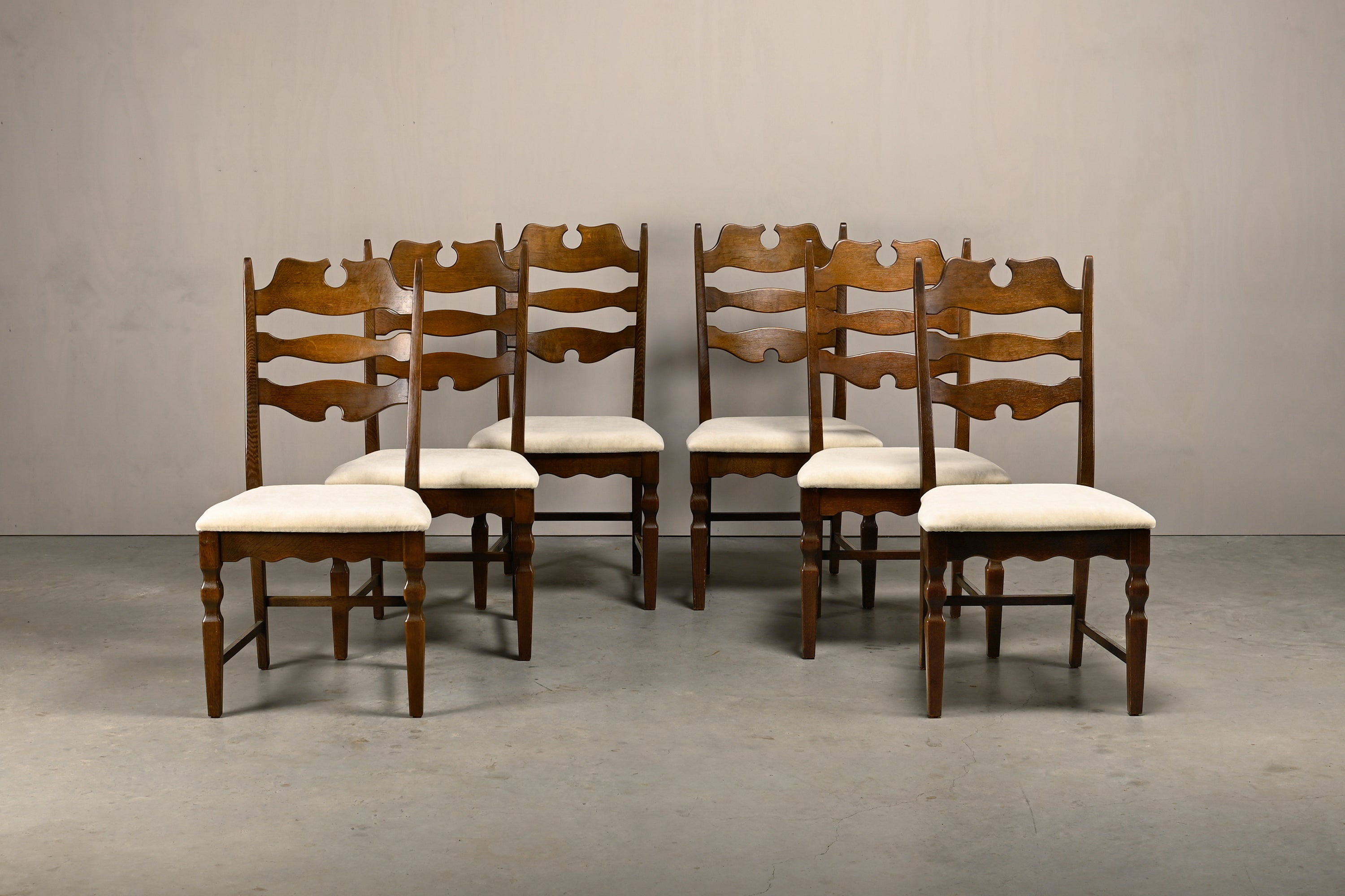 Set_of_6_Razorblade_Dining_Chairs_by_Henning_Kjærnulf_for_EG_Kvalitetsmøbel,_Denmark,_1960s