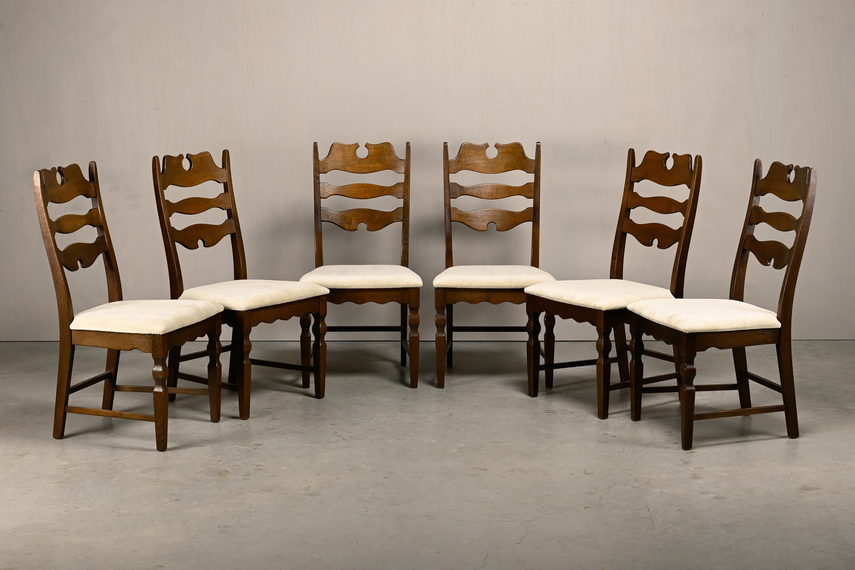 Set_of_6_Razorblade_Dining_Chairs_by_Henning_Kjærnulf_for_EG_Kvalitetsmøbel,_Denmark,_1960s