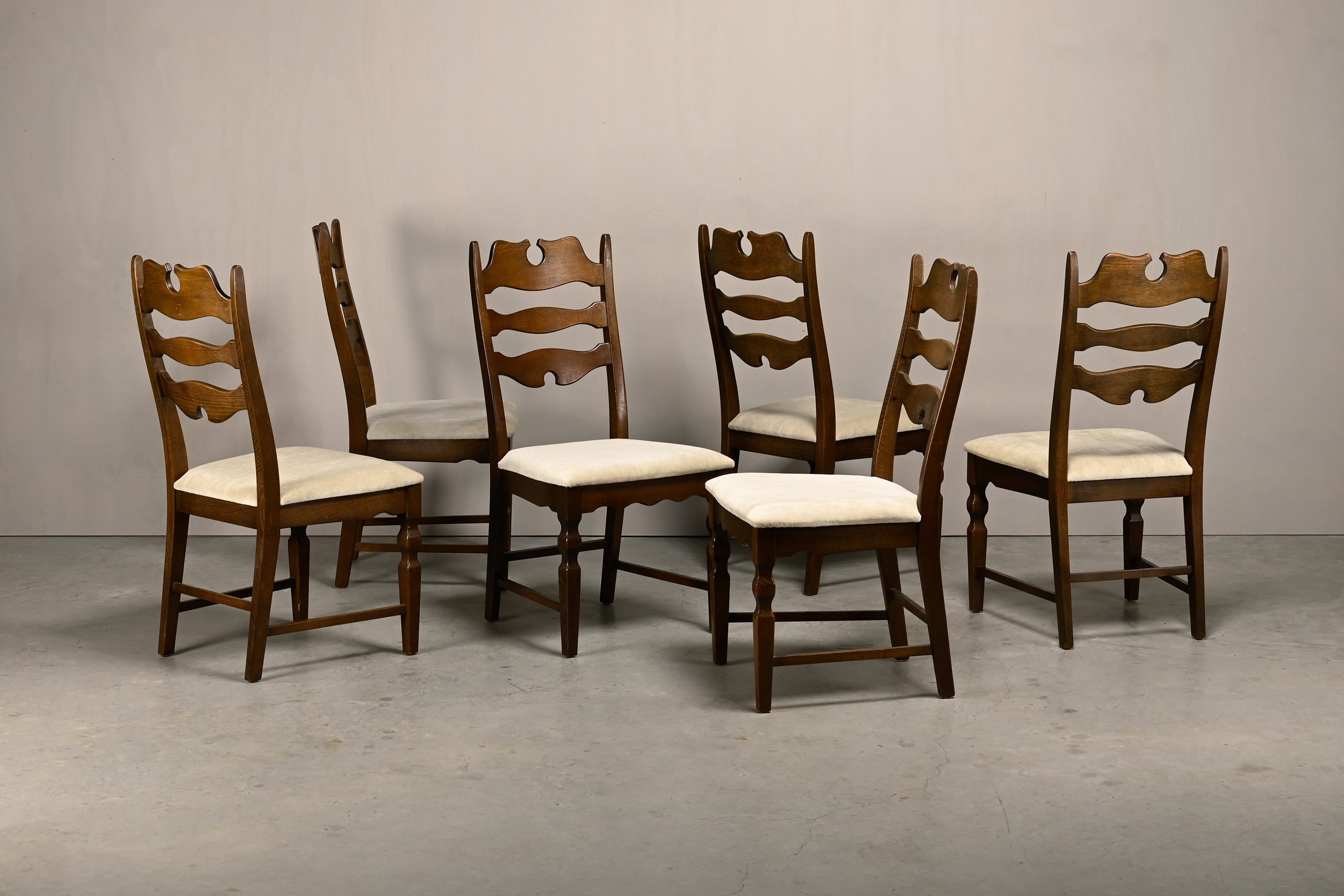 Set_of_6_Razorblade_Dining_Chairs_by_Henning_Kjærnulf_for_EG_Kvalitetsmøbel,_Denmark,_1960s