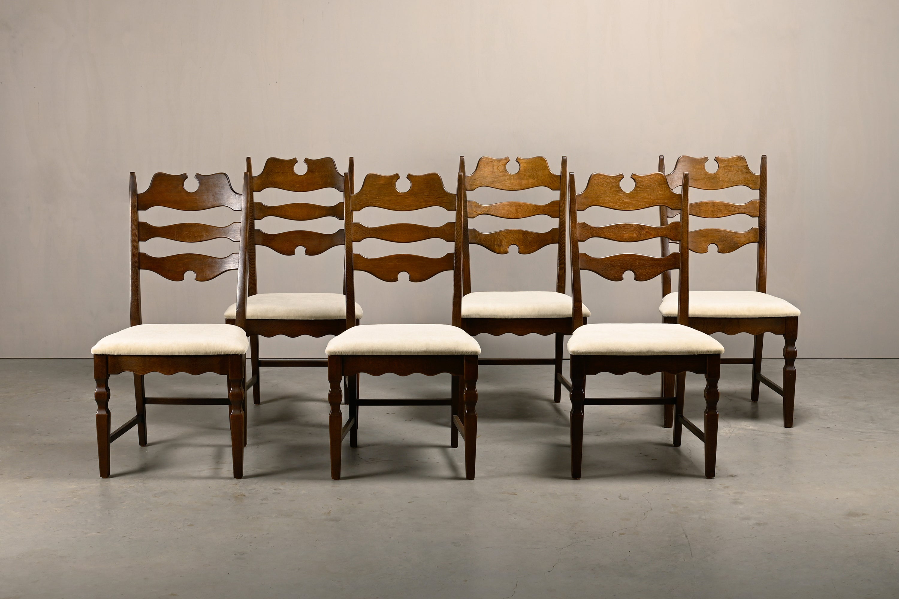 Set_of_6_Razorblade_Dining_Chairs_by_Henning_Kjærnulf_for_EG_Kvalitetsmøbel,_Denmark,_1960s