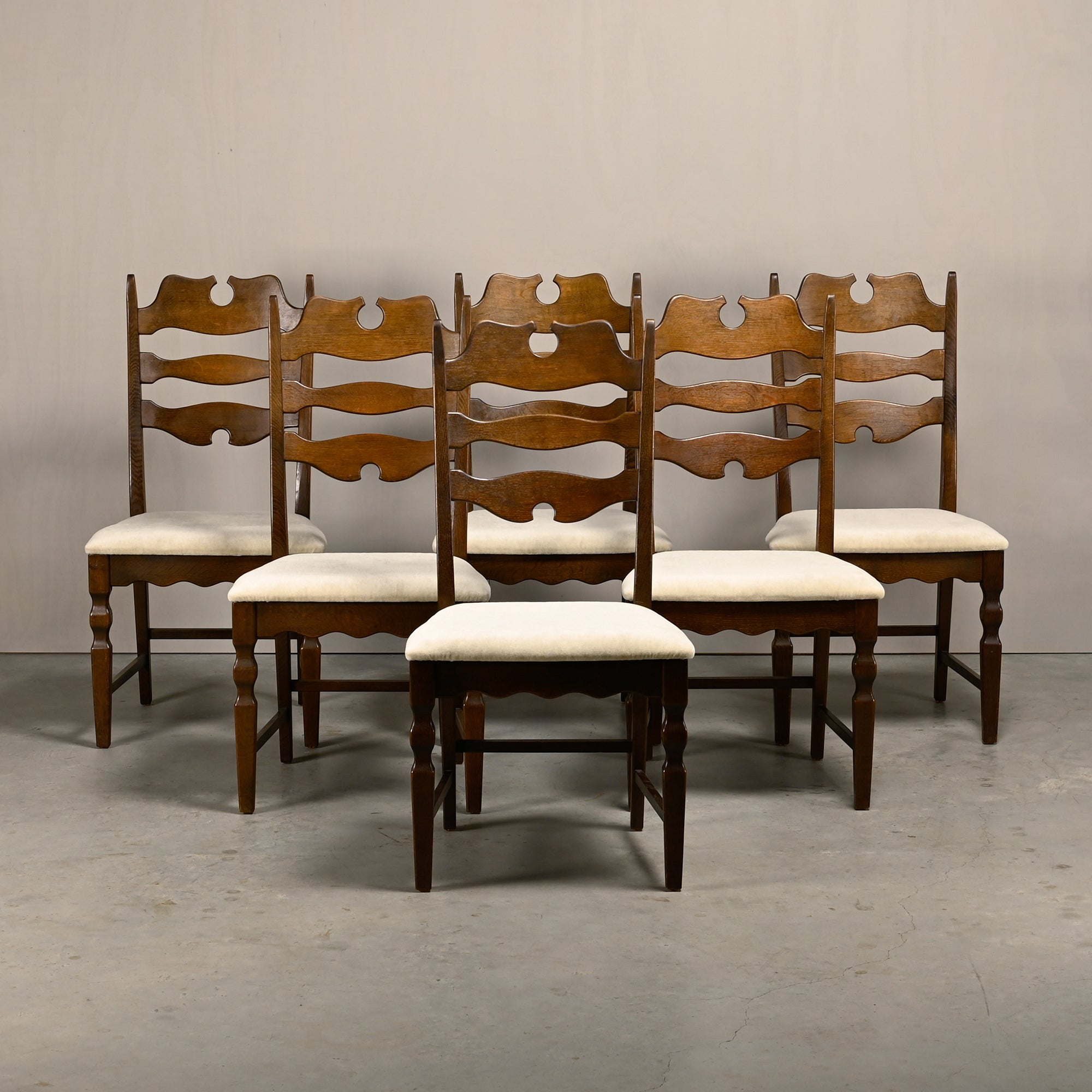 Set_of_6_Razorblade_Dining_Chairs_by_Henning_Kjærnulf_for_EG_Kvalitetsmøbel,_Denmark,_1960s