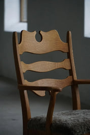 Henry_Kjærnulf_‘Razorblade’_Armchair_in_Oak_and_Lambswool,_Danish_Modern_Design