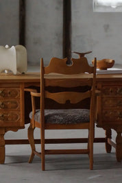 Henry_Kjærnulf_‘Razorblade’_Armchair_in_Oak_and_Lambswool,_Danish_Modern_Design