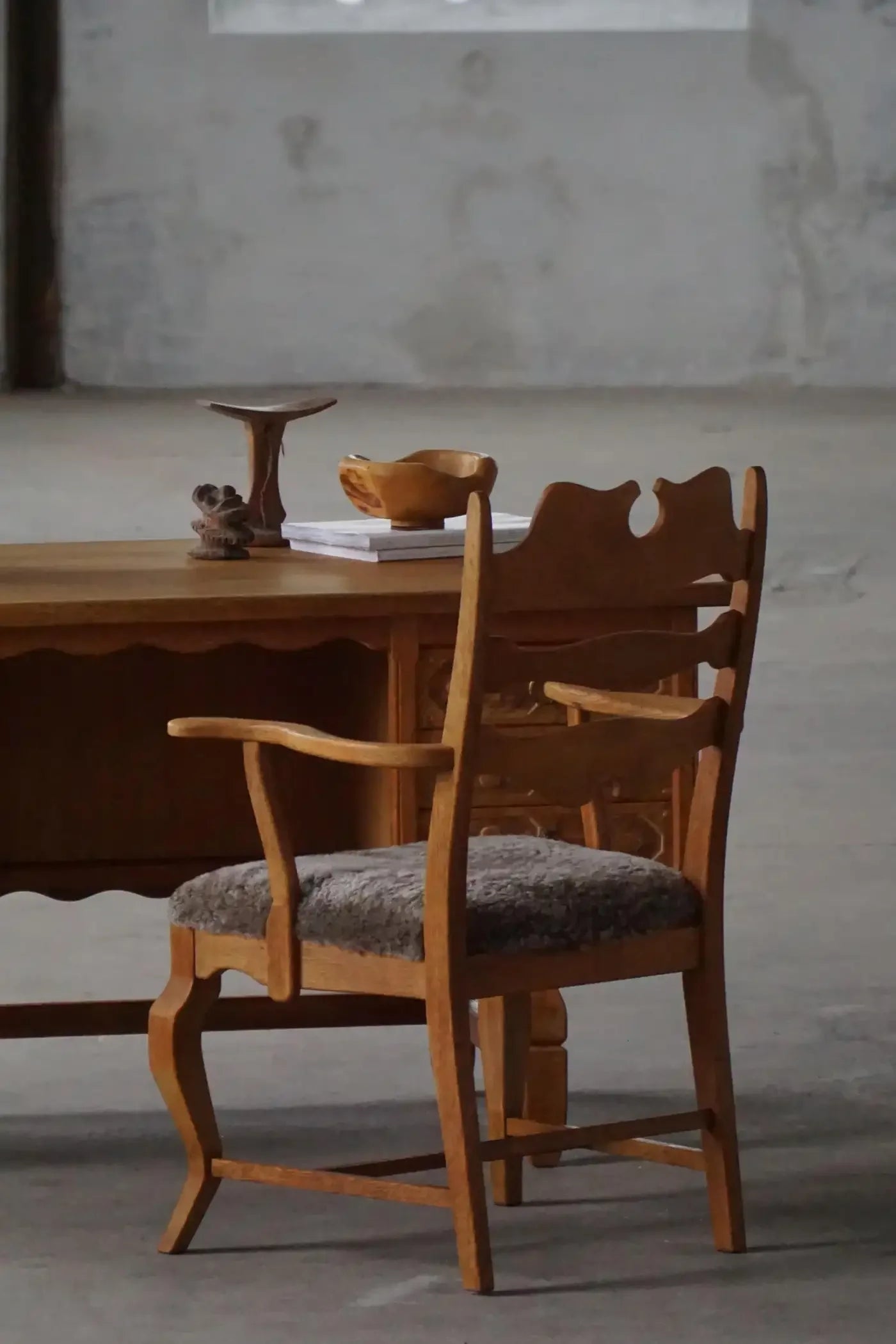 Henry_Kjærnulf_‘Razorblade’_Armchair_in_Oak_and_Lambswool,_Danish_Modern_Design