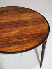 Henry_Rosengren_Hansen_Extendable_Rosewood_Dining_Table_for_Brande_Møbelindustri,_Denmark_1960s