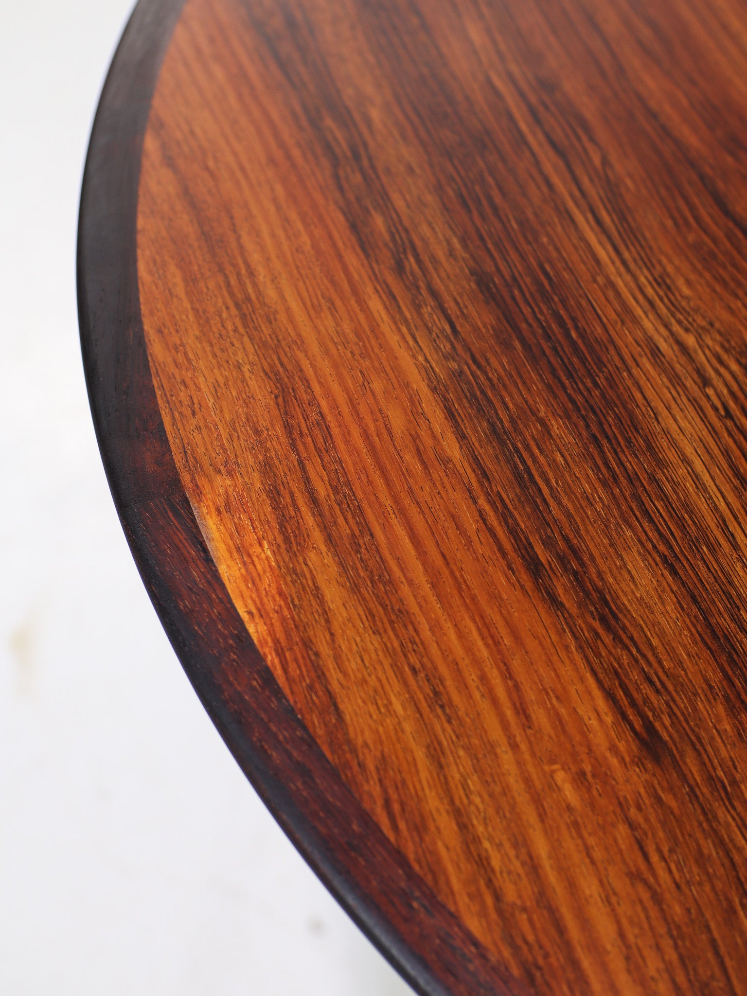 Henry_Rosengren_Hansen_Extendable_Rosewood_Dining_Table_for_Brande_Møbelindustri,_Denmark_1960s
