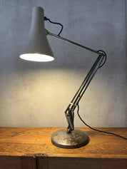 Model_90_Anglepoise_Table_Lamp_by_George_Carwardine_for_Herbert_Terry_&_Sons,_Britain,_1970s
