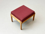 Set_of_High_armchair_and_ottoman_from_the_GE290_series_by_Hans_J._Wegner_for_Getama