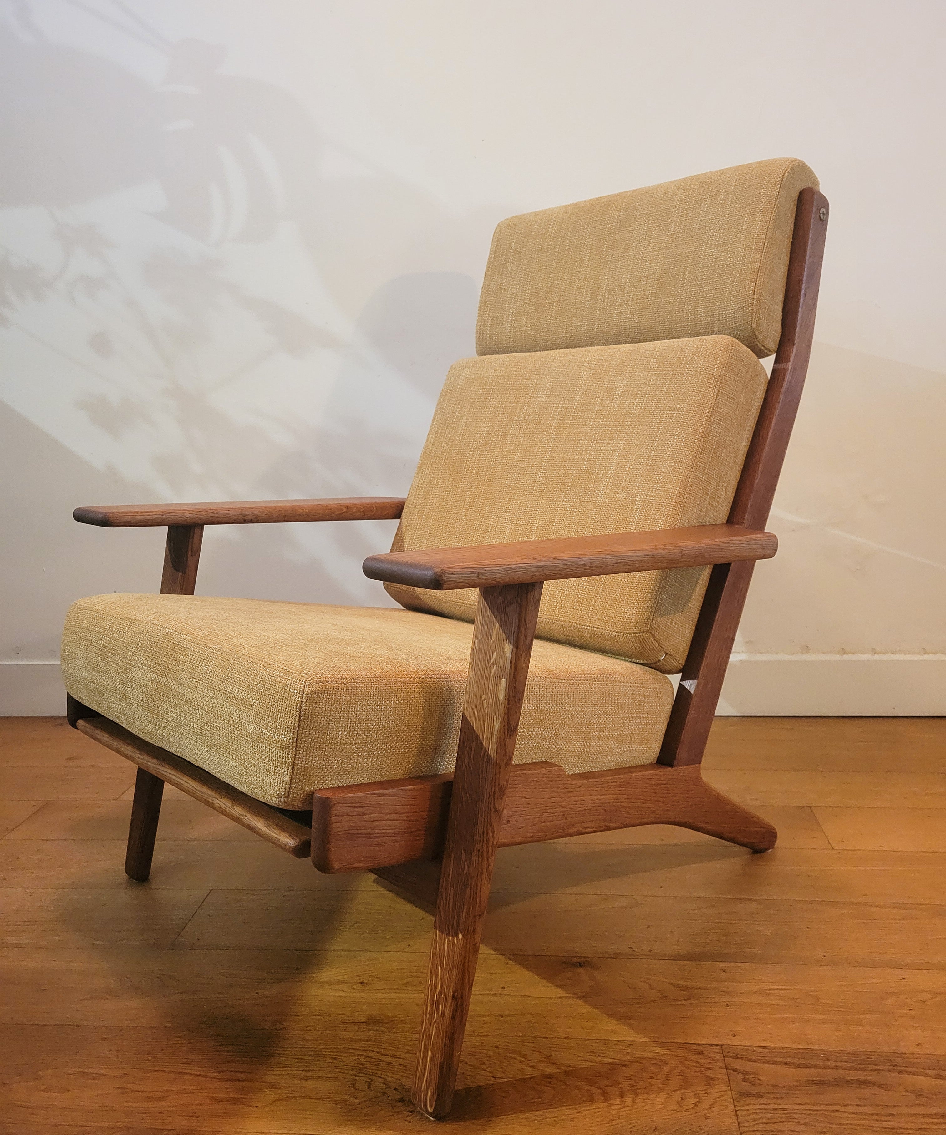 High_back_GE290A_armchair_by_Hans_J._Wegner_for_Getama