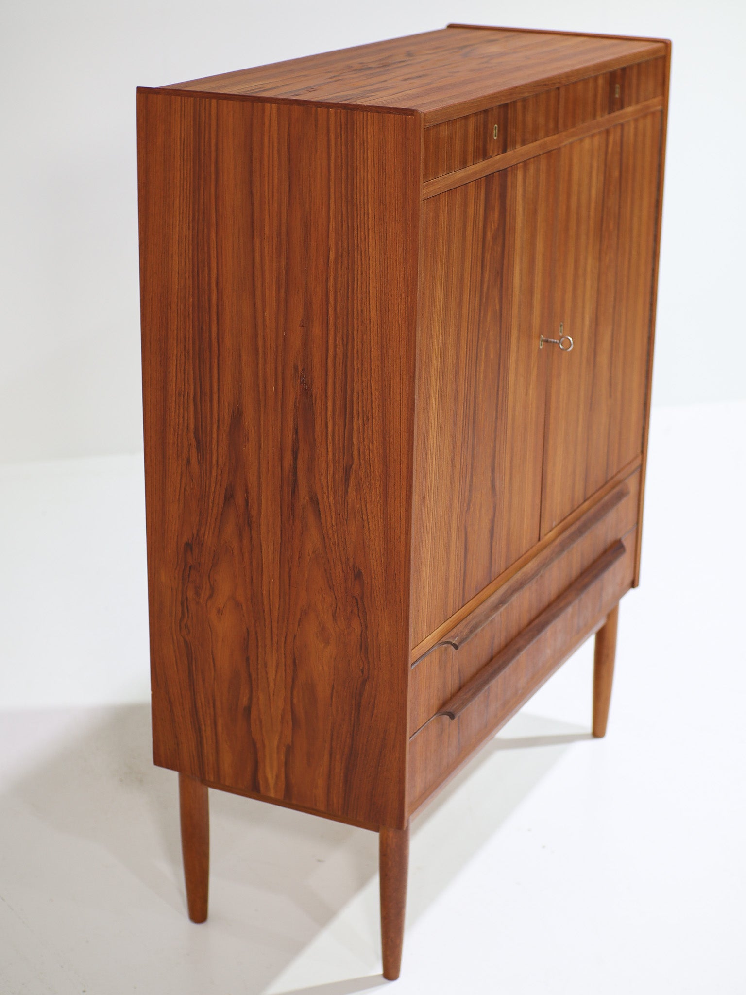 Teak_Highboard_by_Andreas_Pedersen_Møbelfabrik,_1960s,_Denmark