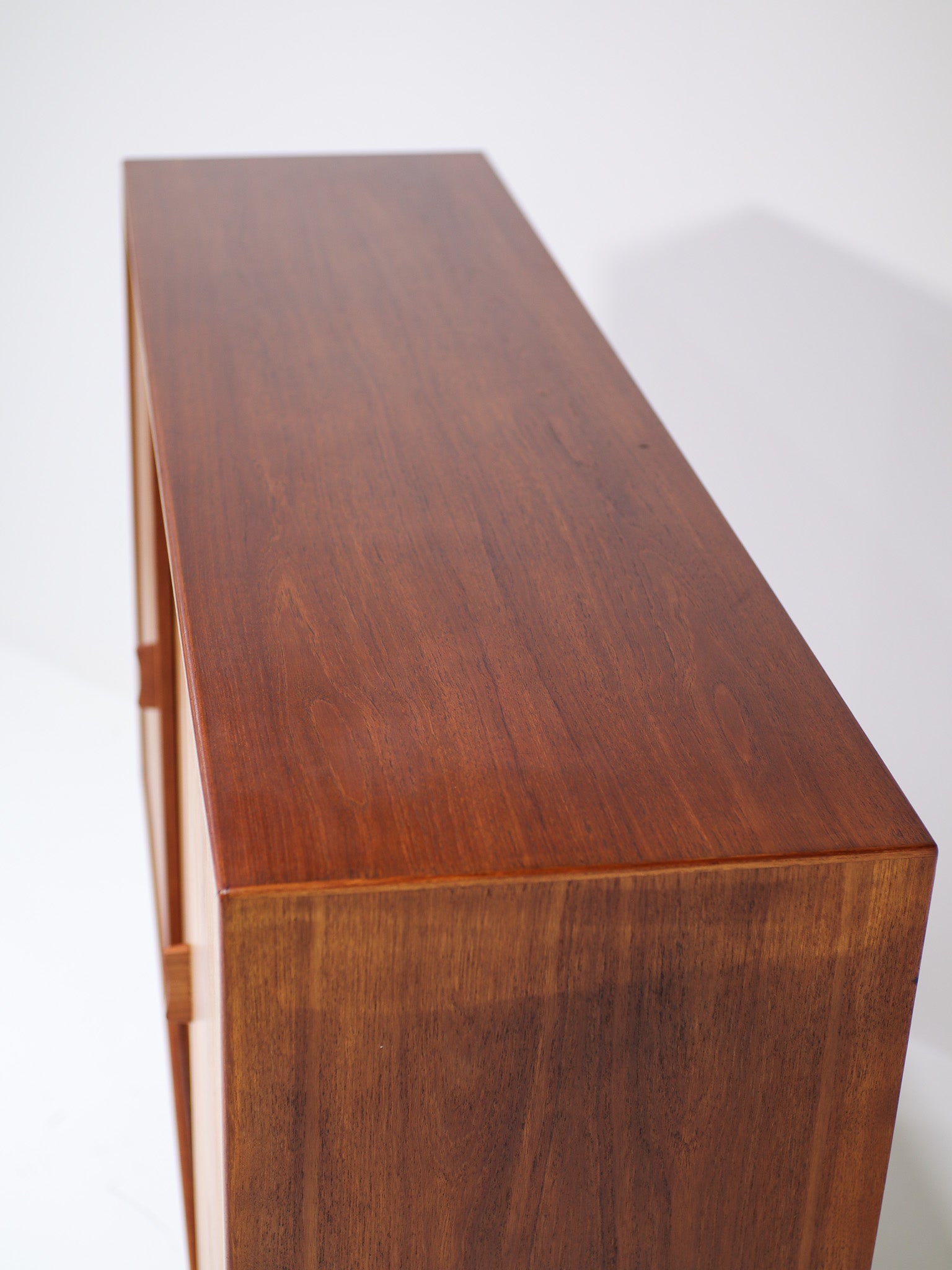 Highboard_Illum_Wikkelsø_model_90_Danish_vintage