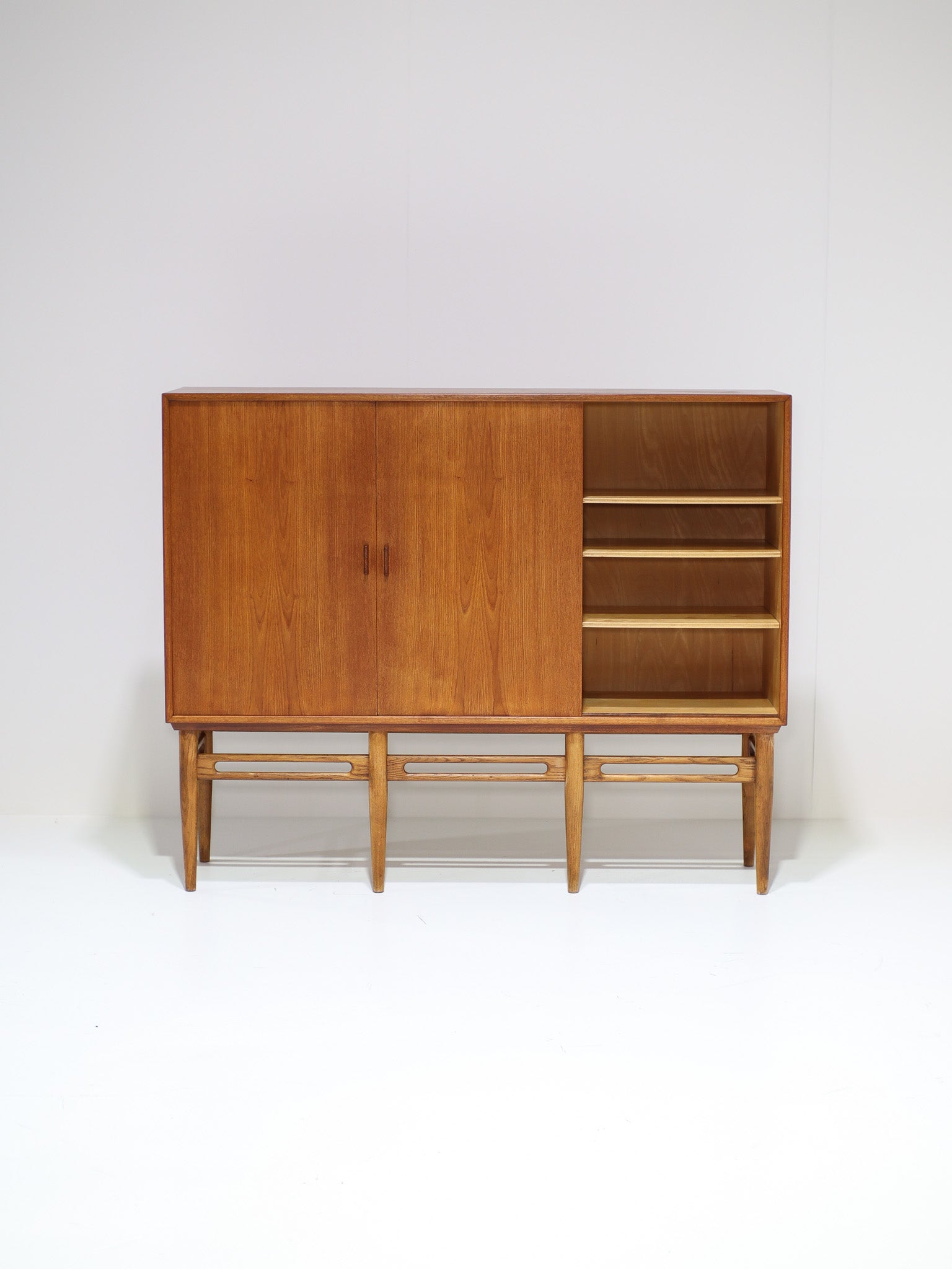 Highboard_Illum_Wikkelsø_model_90_Danish_vintage