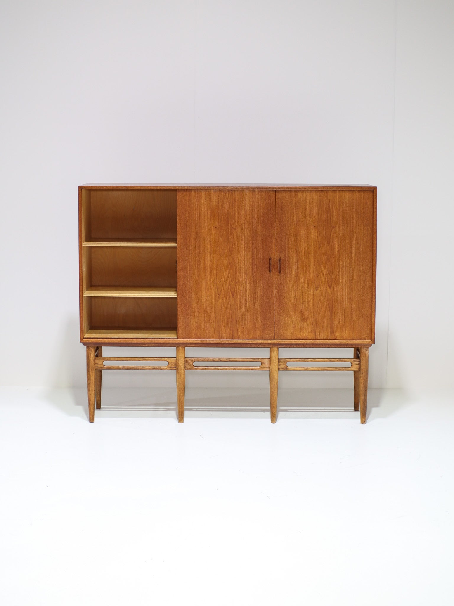 Highboard_Illum_Wikkelsø_model_90_Danish_vintage