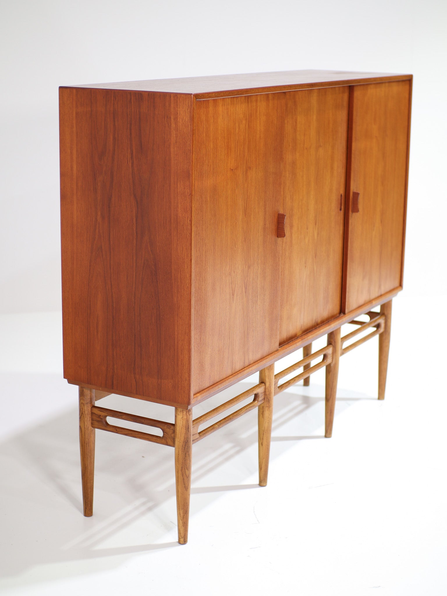 Highboard_Illum_Wikkelsø_model_90_Danish_vintage
