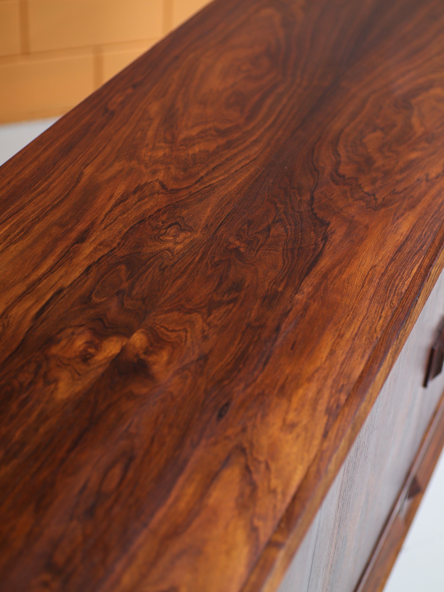 Highboard_with_bar_rosewood_Danish_sideboard