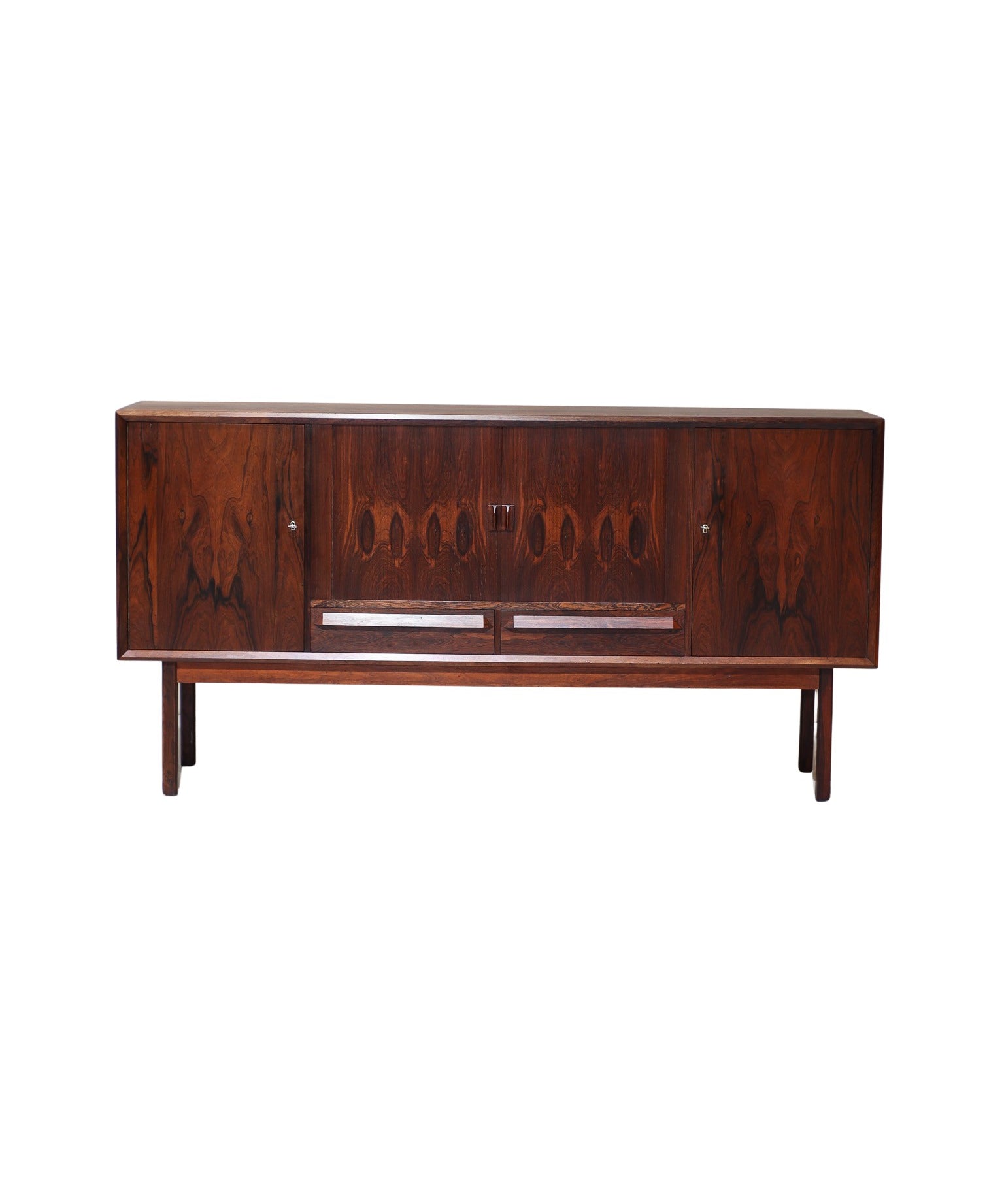 Highboard_with_bar_rosewood_Danish_sideboard