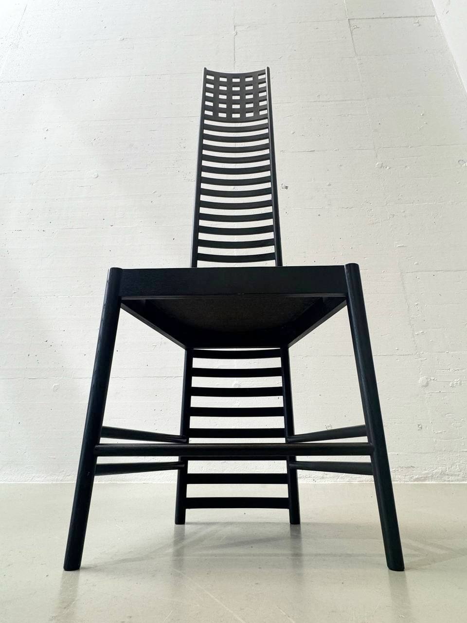 Hill_House_1_chair_by_Charles_Rennie_Mackintosh_for_Cassina