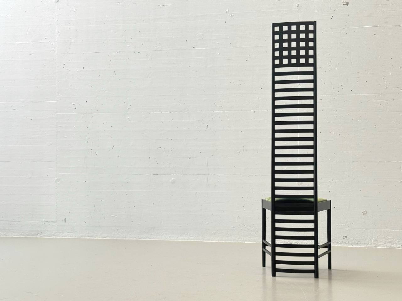Hill_House_1_chair_by_Charles_Rennie_Mackintosh_for_Cassina