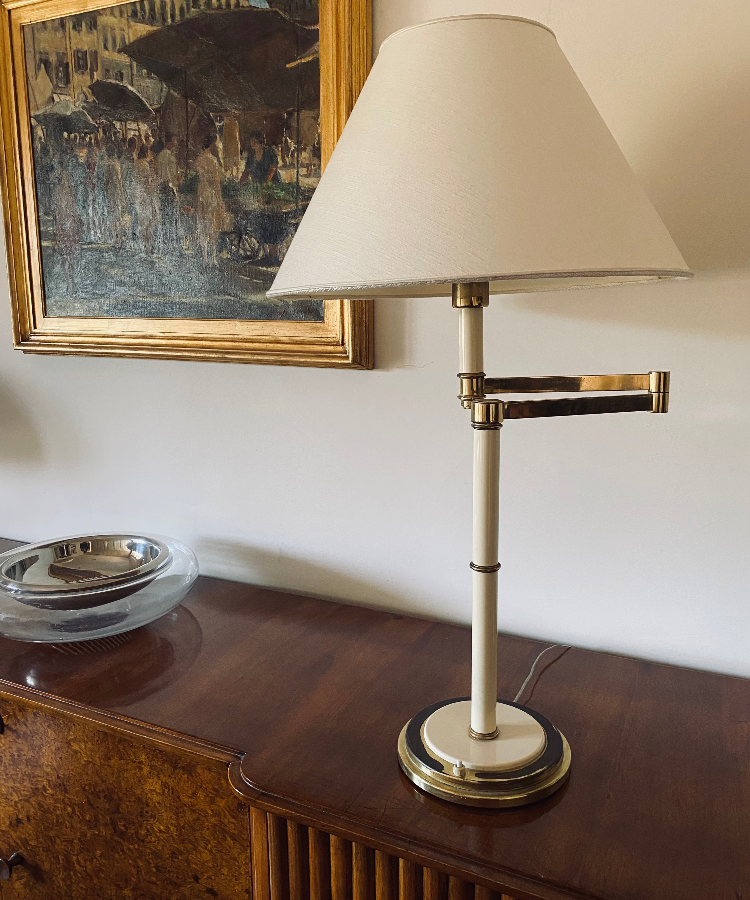Hollywood_Regency_Brass_Table_Lamp_by_Tommaso_Barbi,_Italy_1970s