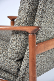 HOM24_armchair,_retro_coffee_color_1980s
