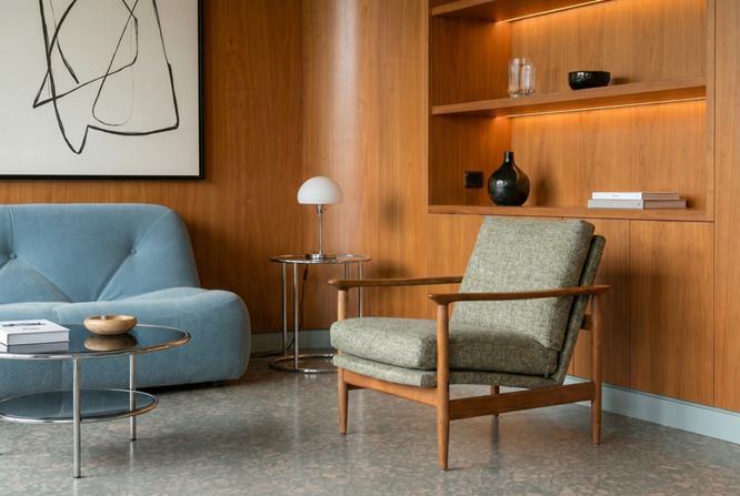 HOM24_armchair,_retro_coffee_color_1980s