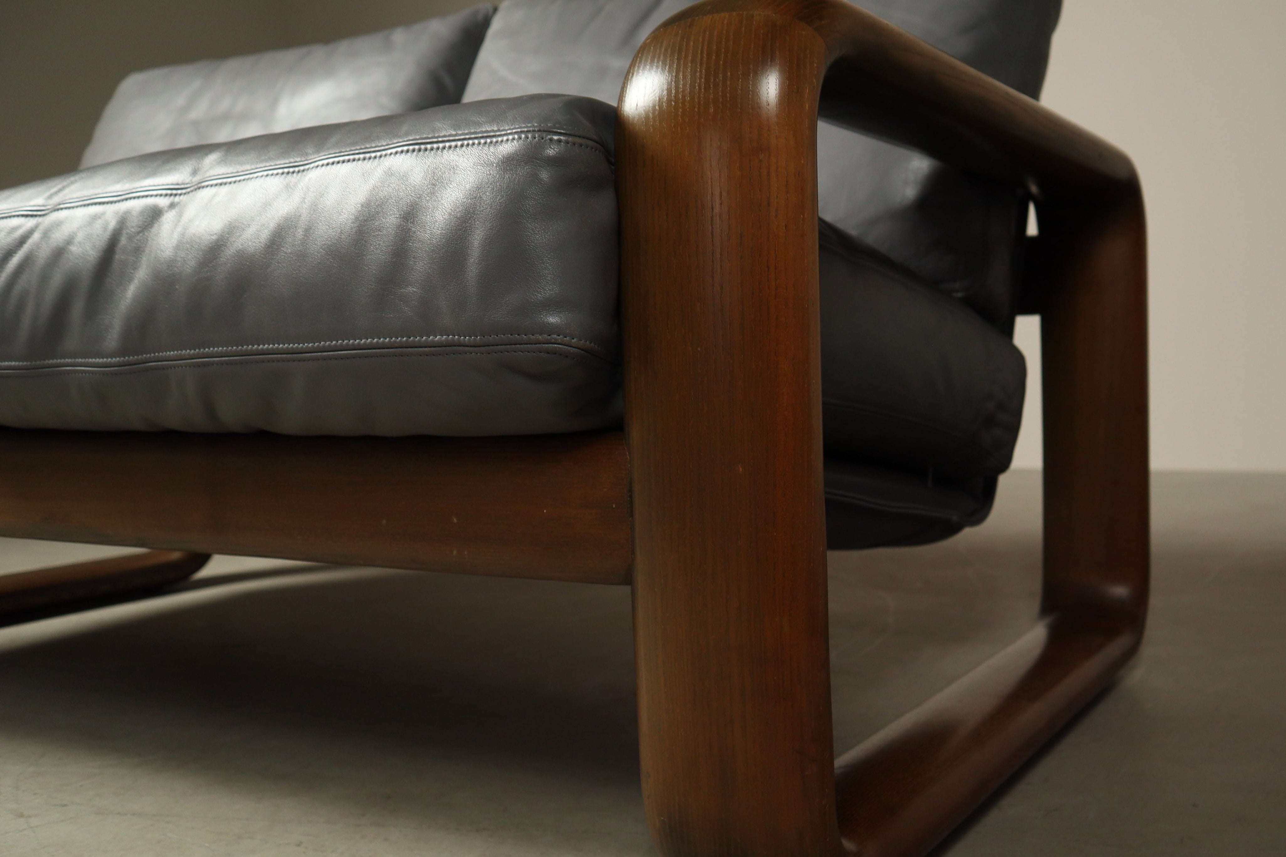 Hombre_two-seat_sofa_by_Burkhard_Vogtherr_for_Rosenthal_Furniture,_1970s
