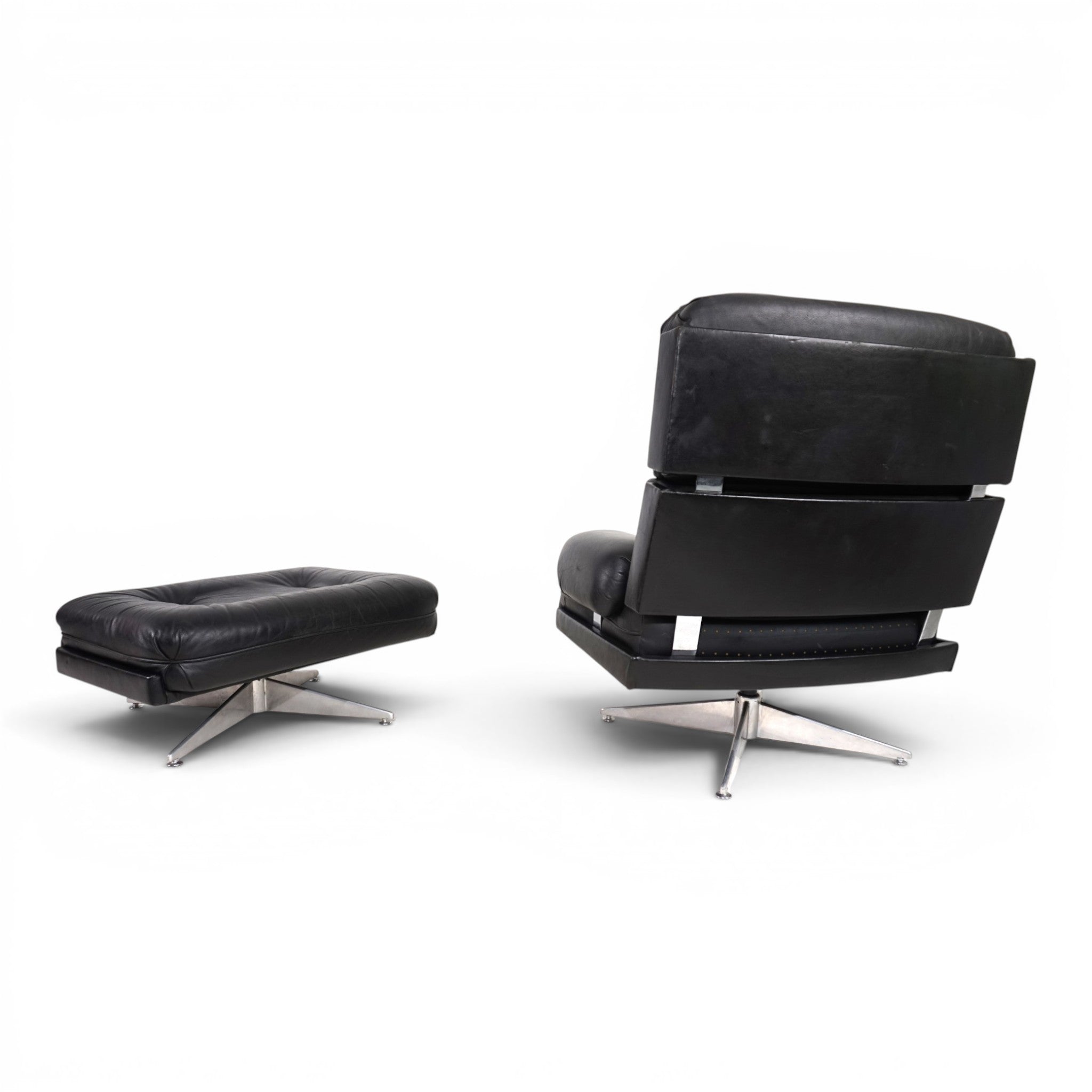 Howard_Keith_Kohinoor_Swivel_Lounge_Chair_and_Ottoman_for_HK_Furniture,_England,_1960s