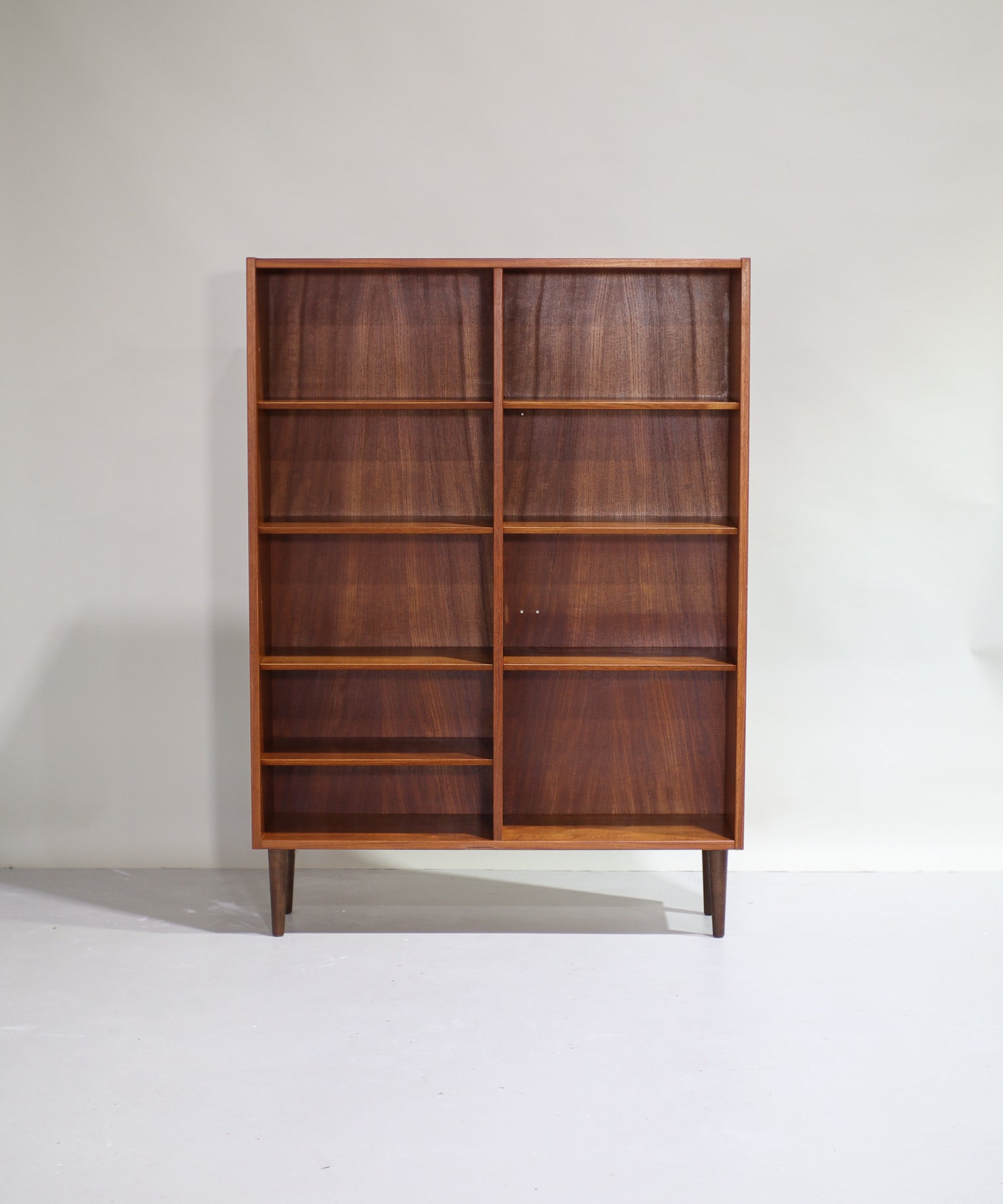 Hundevad_bookcase_teak,_Danish_vintage