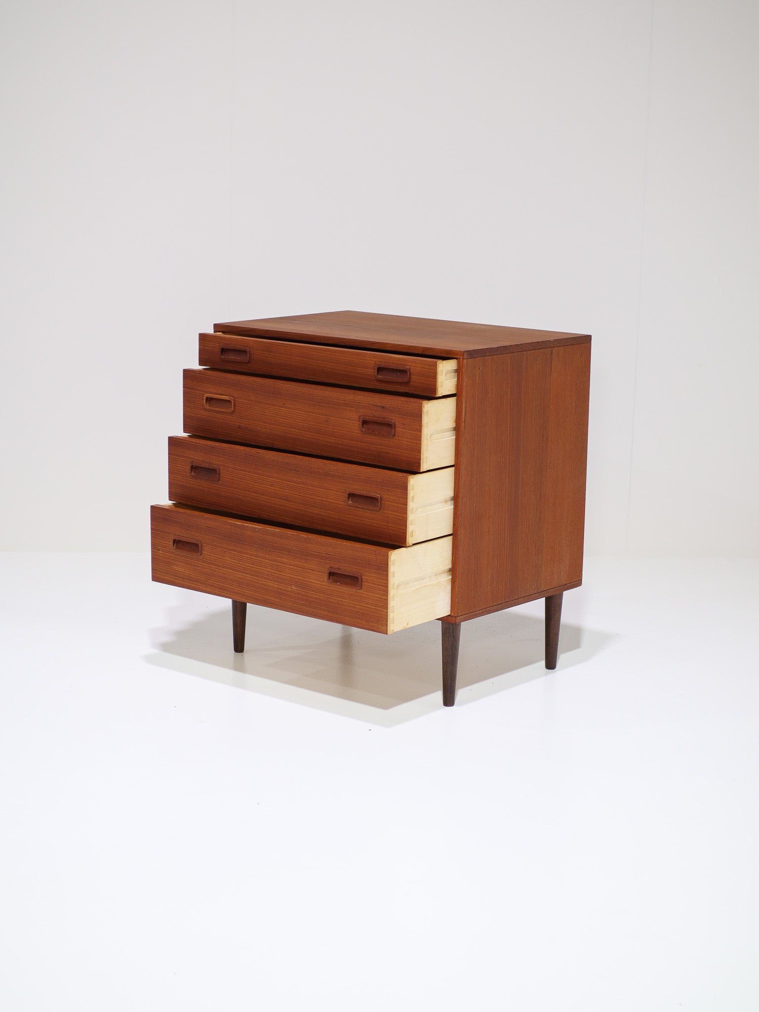 Chest_of_Drawers_Hundevad_Teak_1960s_Denmark