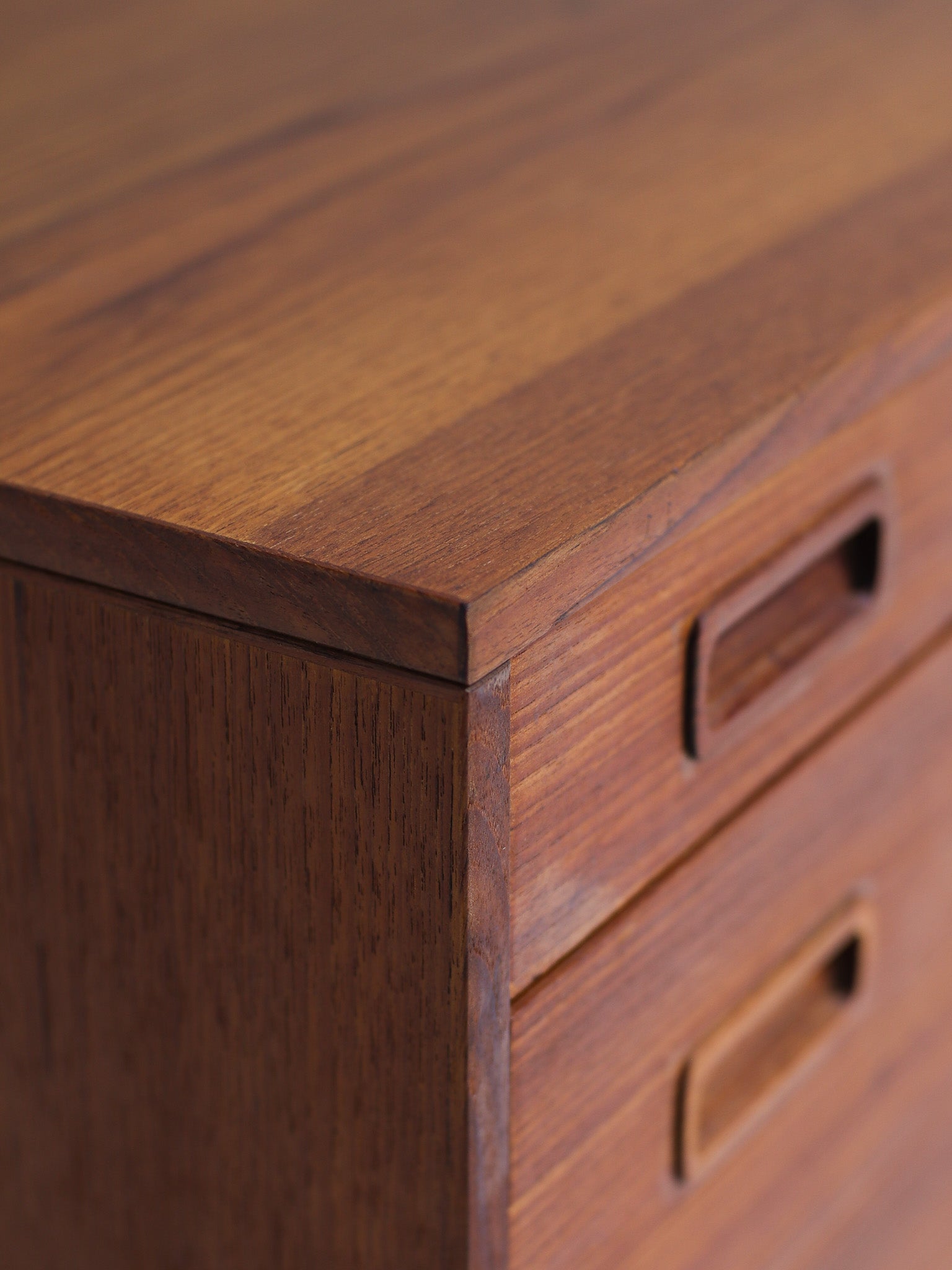 Chest_of_Drawers_Hundevad_Teak_1960s_Denmark