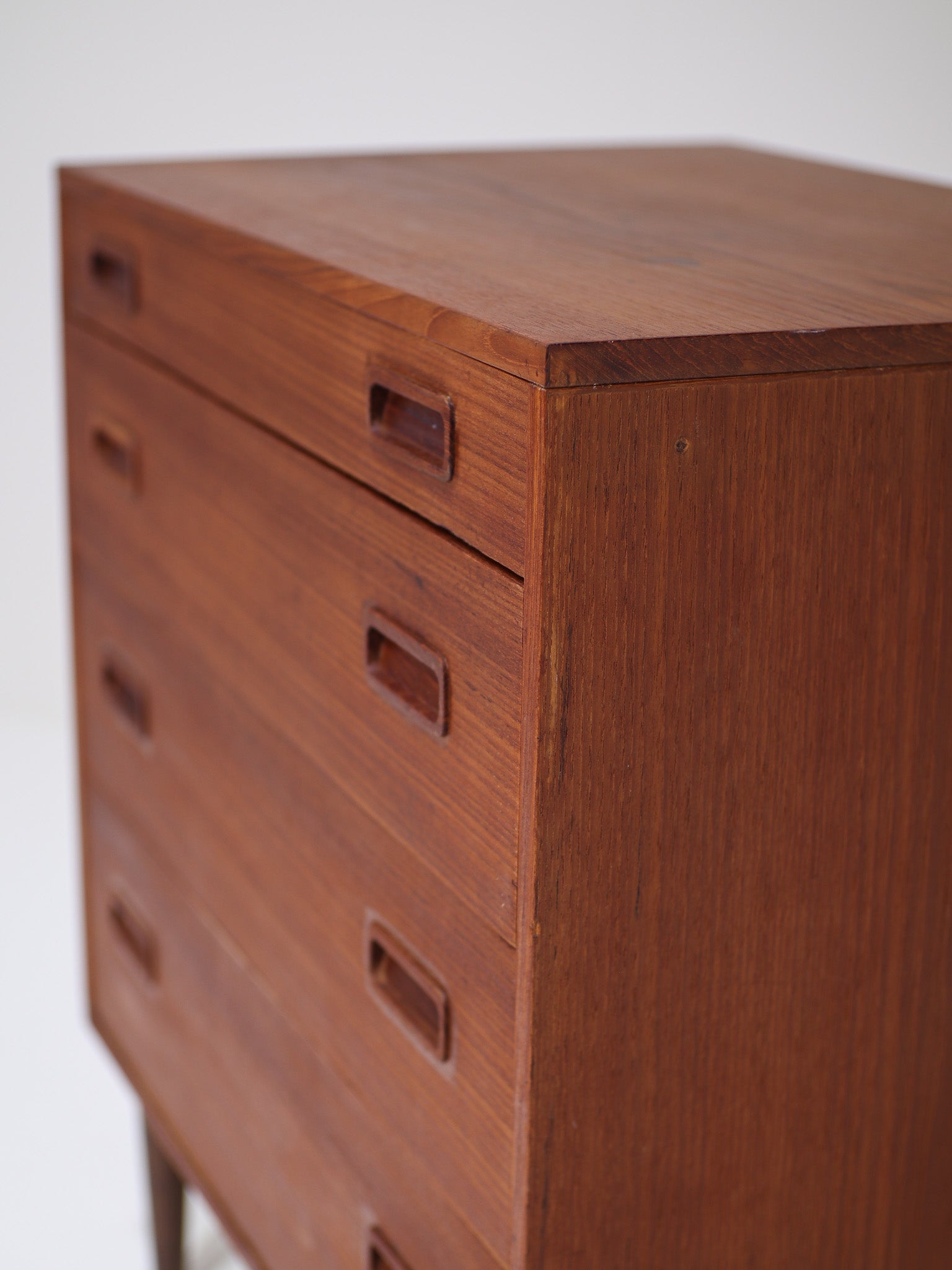 Chest_of_Drawers_Hundevad_Teak_1960s_Denmark