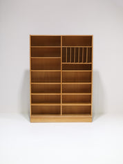 Tall_Oak_Bookcase_by_Poul_Hundevad_for_Hundevad_&_Co,_1960s,_Denmark