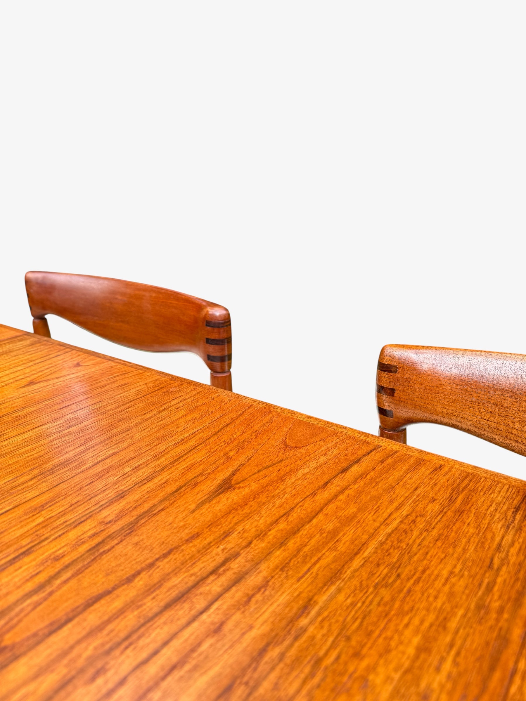 Set_of_Dinning_by_H.W.Klein_&_Cognac_in_Teak_and_Leather_for_Bramin,_Denmark_1960's