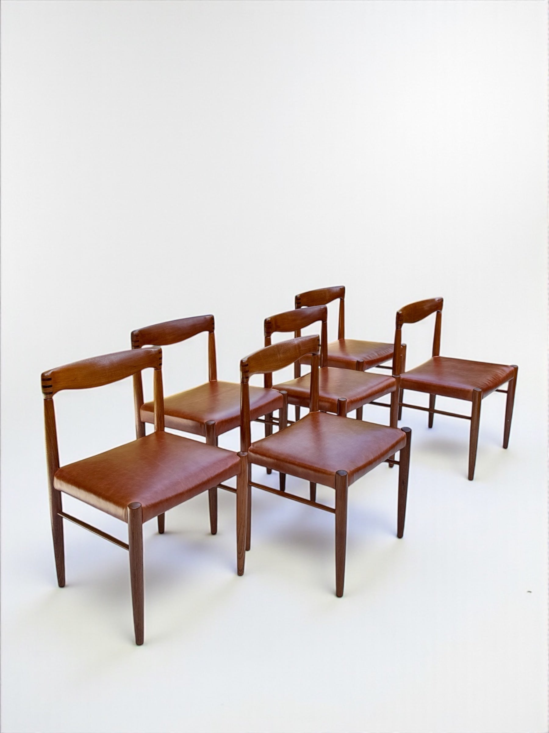 Set_of_Dinning_by_H.W.Klein_&_Cognac_in_Teak_and_Leather_for_Bramin,_Denmark_1960's