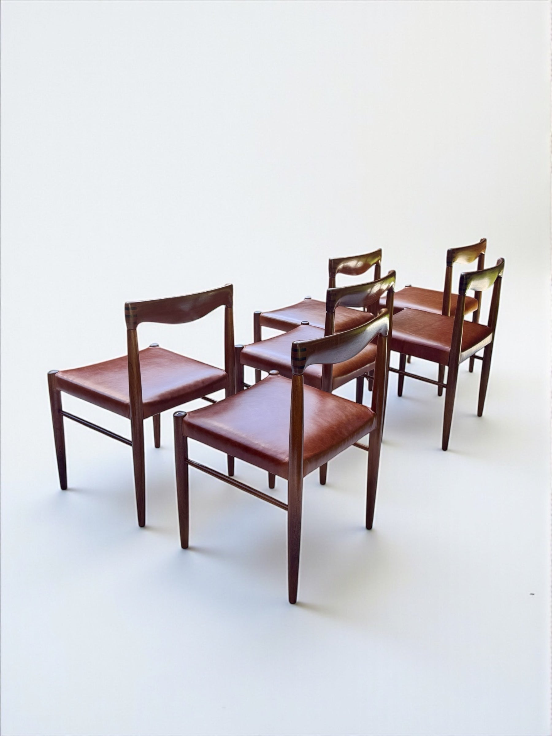 Set_of_Dinning_by_H.W.Klein_&_Cognac_in_Teak_and_Leather_for_Bramin,_Denmark_1960's